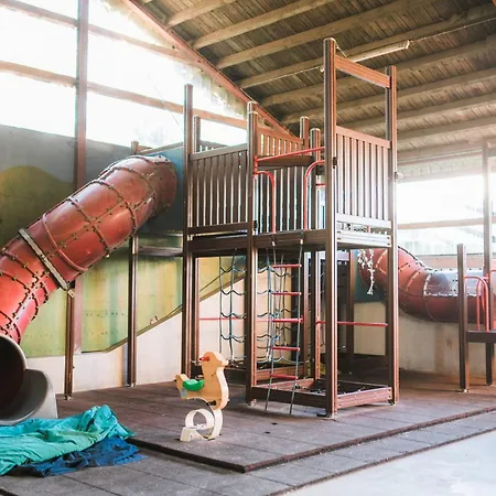 Hof Koehne - Haus Am Spielplatz - Schweinchen * シュマレンベルク
