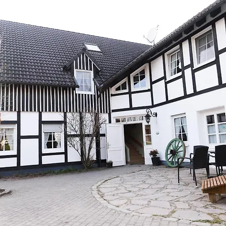 Hof Koehne - Haus Am Spielplatz - Schweinchen Апартаменты Шмалленберг