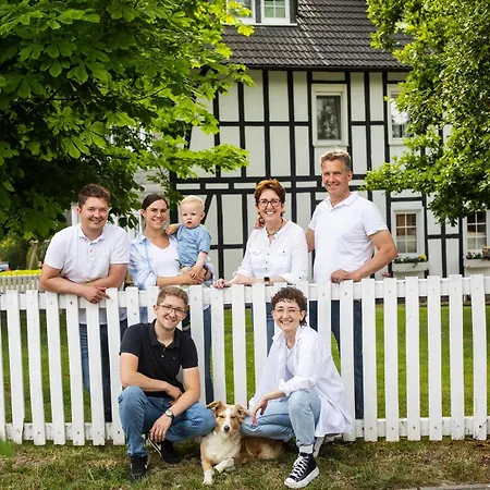 Апартаменты Hof Koehne - Haus Am Spielplatz - Schweinchen