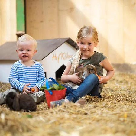 Hof Koehne - Haus Am Spielplatz - Schweinchen アパート *